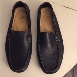 14th & Union Black Loafers